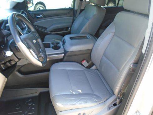 Used 2017 Chevrolet Suburban LT image 15