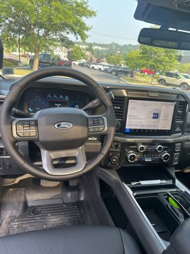 New 2025 Ford F250 Lariat w/ Lariat Ultimate Package image 14