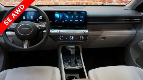 Used 2024 Hyundai Kona SE image 11