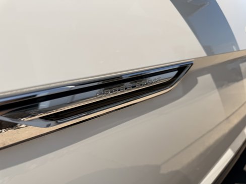 Used 2022 Volkswagen Atlas Cross Sport SE image 17