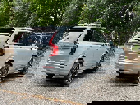 New 2026 Volvo XC90 B6 Ultra image 2