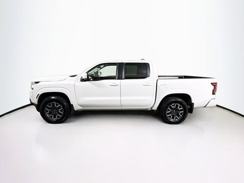 Used 2022 Nissan Frontier SV image 4
