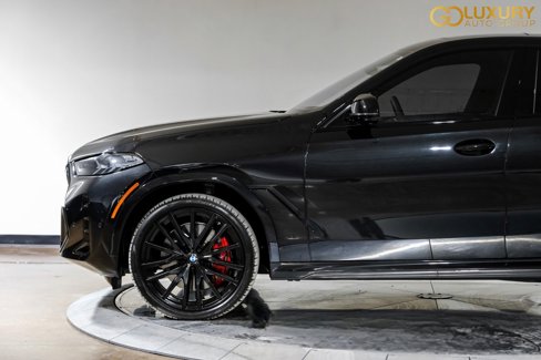 Used 2025 BMW X6 M60i w/ Executive Package image 14