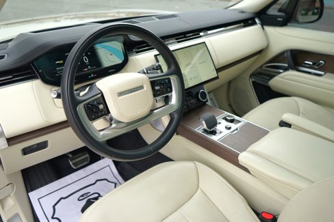 Used 2023 Land Rover Range Rover SE image 18
