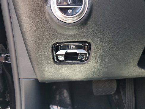 Certified 2025 Mercedes-Benz C 300 Sedan image 32