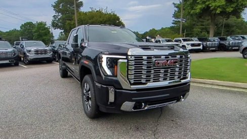 New 2025 GMC Sierra 2500 Denali w/ Denali Reserve Package image 3