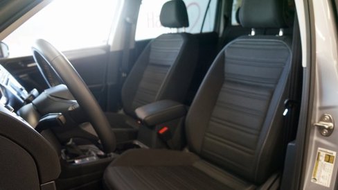 Used 2024 Volkswagen Tiguan S image 10