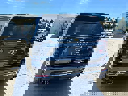 New 2025 Chevrolet Suburban Premier image 3