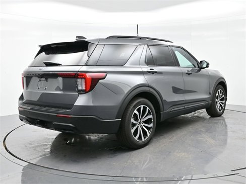 Used 2025 Ford Explorer ST-Line w/ Premium Package image 7