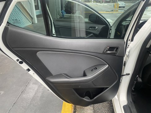 Used 2015 Kia Optima LX image 10