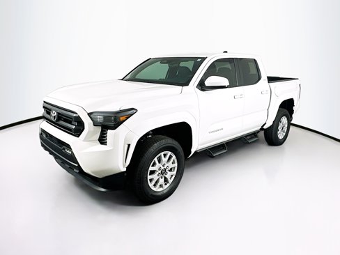 Used 2024 Toyota Tacoma SR5 image 3