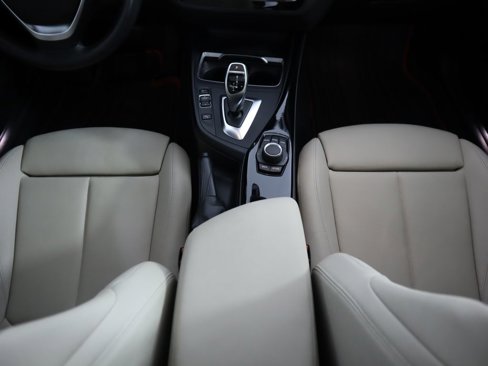 Used 2019 BMW 230i Coupe w/ Convenience Package image 16
