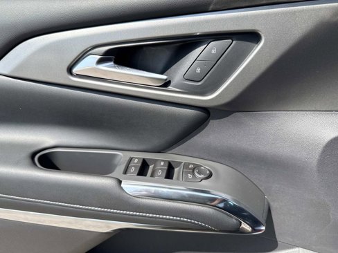 New 2026 Chevrolet Traverse LT image 8
