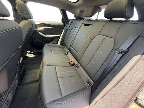 New 2025 Audi A6 e-tron Premium Plus image 16