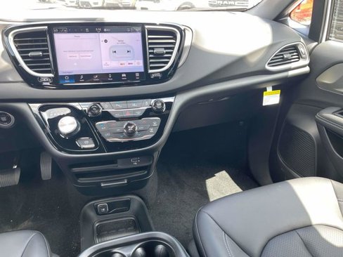 New 2026 Chrysler Voyager LX image 13