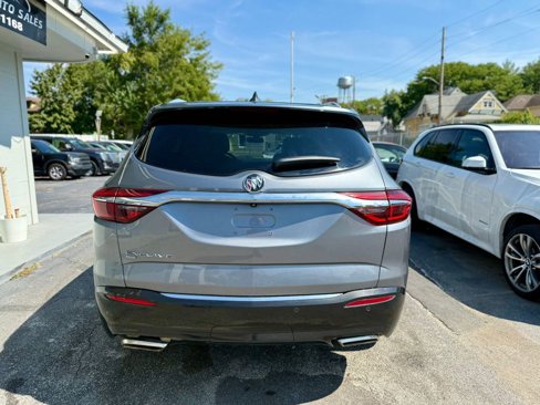 Used 2021 Buick Enclave Essence image 12