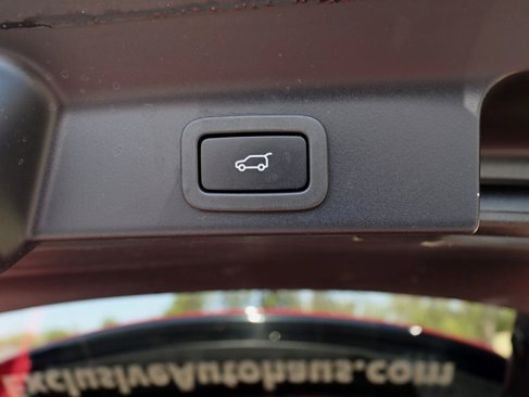 Used 2020 Jaguar F-PACE Prestige image 37