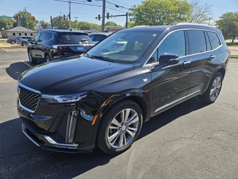 Used 2023 Cadillac XT6 Premium Luxury image 3