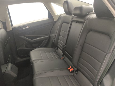 Used 2021 Volkswagen Jetta SE image 18