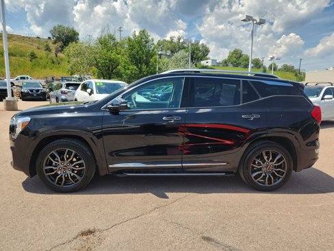 Used 2023 GMC Terrain Denali w/ Black Diamond Edition image 4