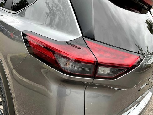Certified 2022 Nissan Rogue SV image 32