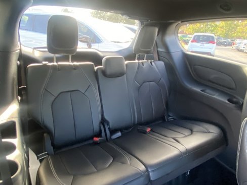 New 2026 Chrysler Voyager LX image 32