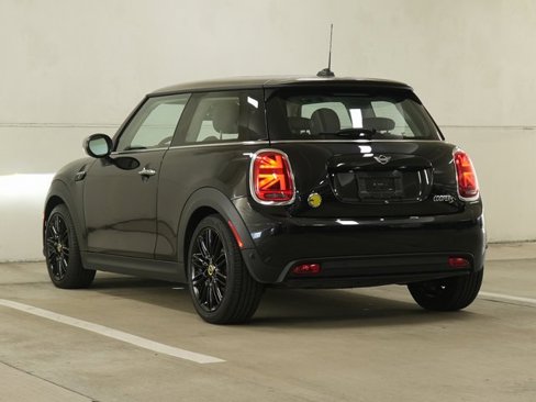 Certified 2024 MINI Cooper SE image 7
