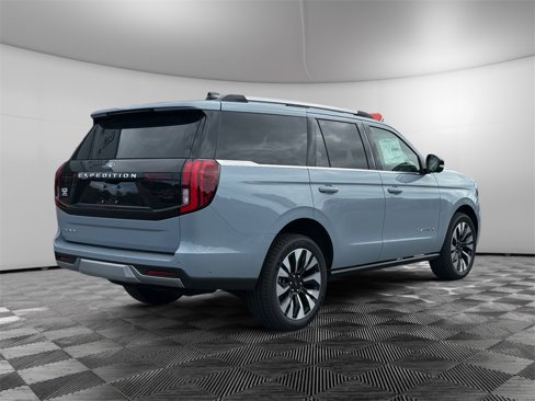 New 2025 Ford Expedition Platinum w/ Driver's Package image 5