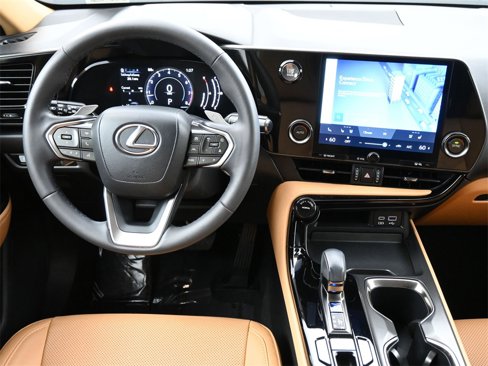Used 2024 Lexus NX 250 FWD w/ Premium Package image 6