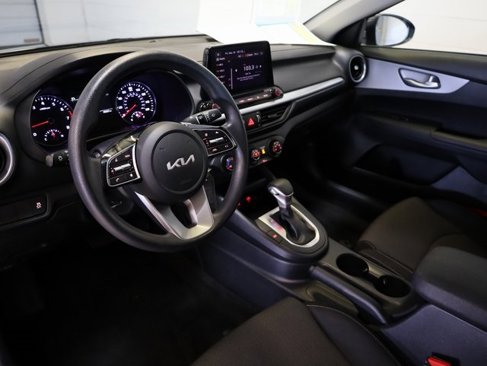 Used 2024 Kia Forte LXS image 4