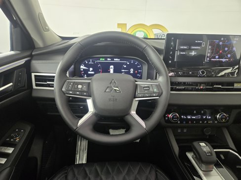 New 2025 Mitsubishi Outlander SEL image 14