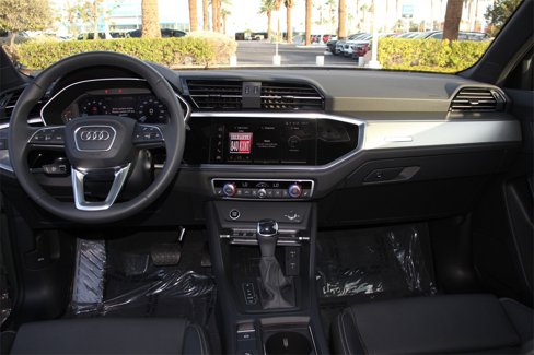 Used 2025 Audi Q3 2.0T Premium image 10
