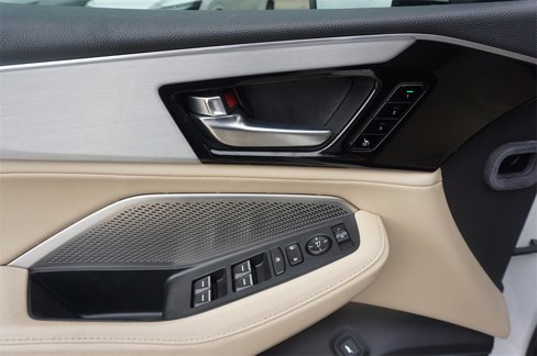 Used 2024 Acura MDX SH-AWD image 4