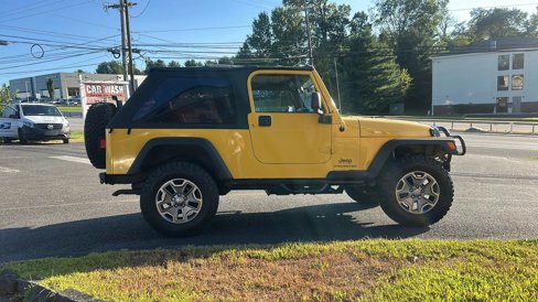 Used 2004 Jeep Wrangler 4WD image 12