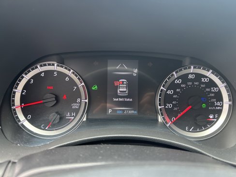 Used 2022 Toyota Highlander L image 5