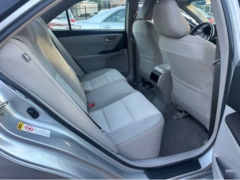 Used 2016 Toyota Camry LE image 12