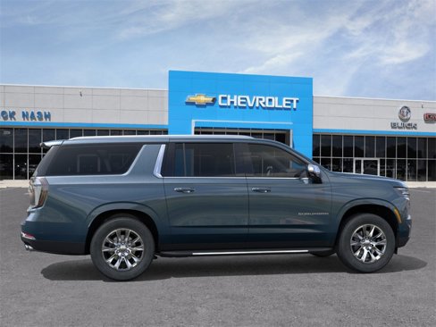 New 2026 Chevrolet Suburban Premier image 5