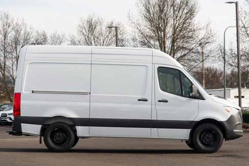 Used 2025 Mercedes-Benz Sprinter 2500 image 5