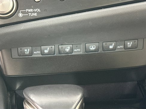 Used 2023 Lexus ES 300h w/ Luxury Package image 17