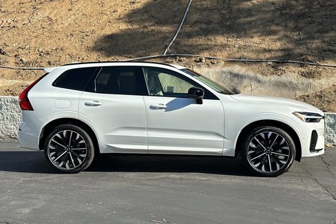 New 2026 Volvo XC60 B5 Ultra w/ Protection Package Premier image 4
