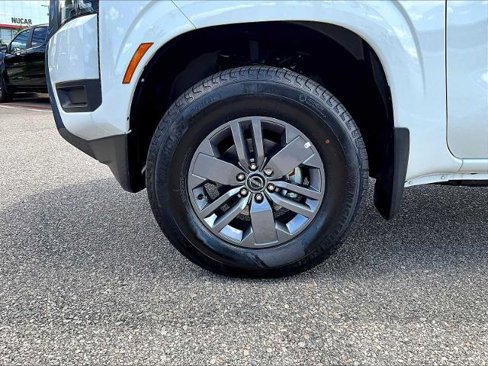 Certified 2025 Nissan Frontier SV image 7