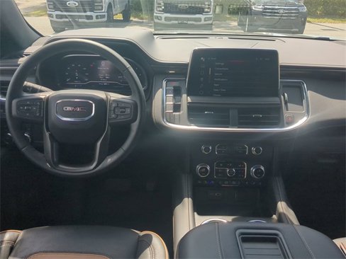 Used 2024 GMC Yukon XL AT4 w/ Technology Package image 5