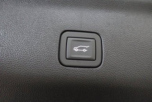 New 2025 Chevrolet Suburban LT w/ Comfort Package image 24