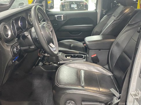 Used 2023 Jeep Wrangler Unlimited Sahara image 14