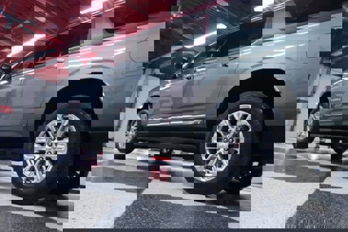 Used 2023 GMC Yukon XL SLT w/ SLT Premium Package image 41