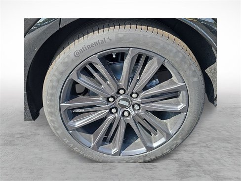 New 2026 Cadillac Lyriq V image 7