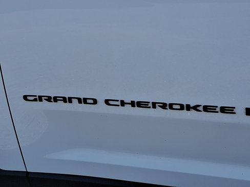 Certified 2023 Jeep Grand Cherokee L Limited w/ Black Appearance Package image 32