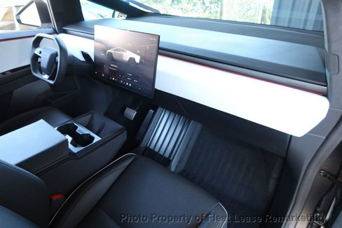 Used 2024 Tesla Cybertruck AWD Crew Cab image 31