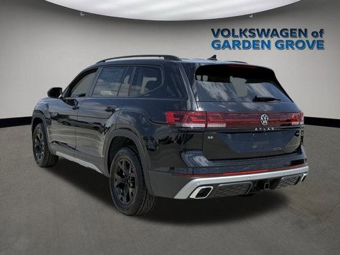 New 2025 Volkswagen Atlas Peak Edition SE image 7