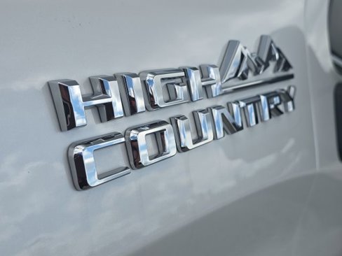 Used 2025 Chevrolet Silverado 1500 High Country w/ Technology Package image 11